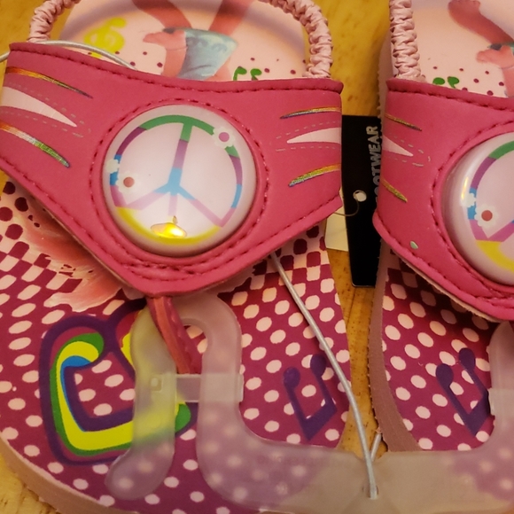 TROLLS LIGHTED FOOTWEAR SIZE 5/6 - Picture 9 of 12